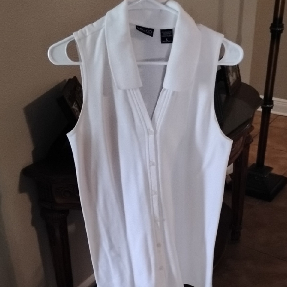 New York & Company White Sleeveless Button-Up Blouse